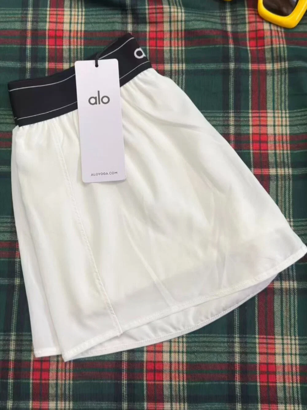 ALO Yoga love clean